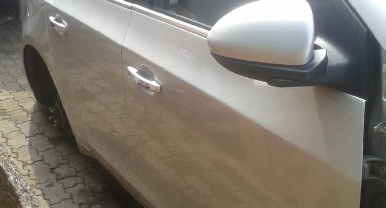 CHEV CRUZE LT STRIPPING FOR SPARES