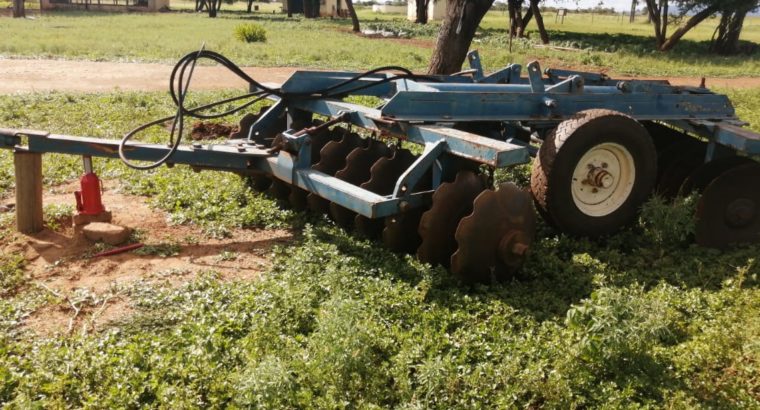 20 dusc hydraulic harrow