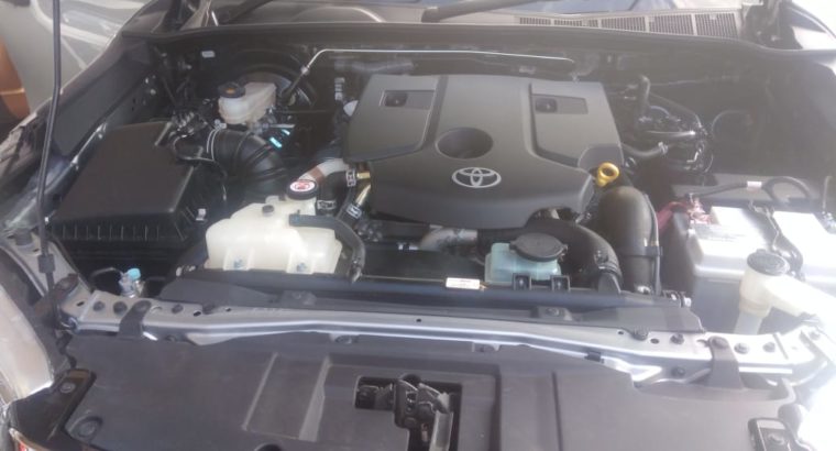 TOYOTA HILUX 2019