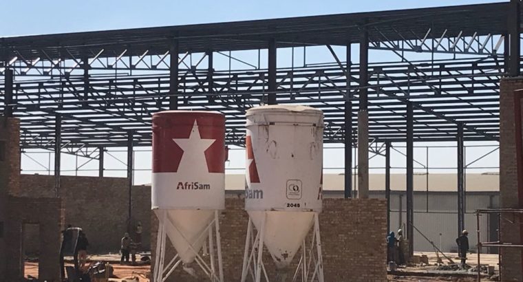 STEEL STRUCTURES FOR WAREHOUSES, PIGGERIES, CHICKEN HOUSES, MALLS