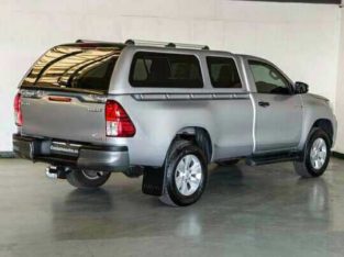 2017 model Toyota hilux