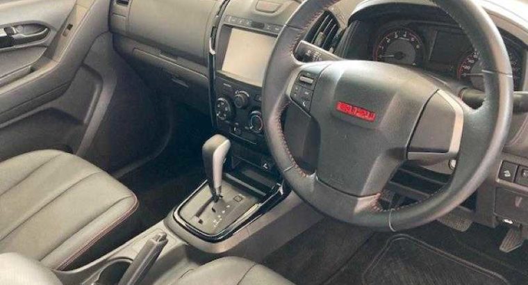 2019 ISUZU D-MAX 250 DOUBLE CAB BAKKIE
