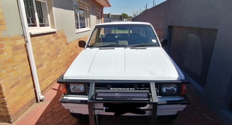 1998 Nissan 1 tonner 4×4 V6 0.3 long wheelbase single cab bakkie