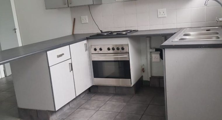 OPTIONS available! 2 Bedroom flat to rent alone or share