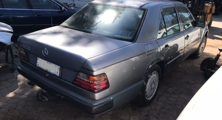 Mercedes-Benz 260E W124 Stripping for Used Spares Parts
