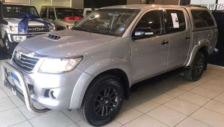 2014 Toyota Hilux 3.0 D-4D With Canopy