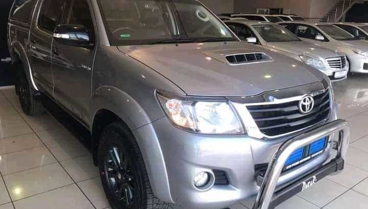 2014 Toyota Hilux 3.0 D-4D With Canopy