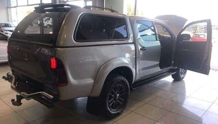 2014 Toyota Hilux 3.0 D-4D With Canopy
