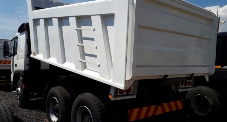 VOLVO FM10 (2000) 10 CUBE TIPPER-+27836718419