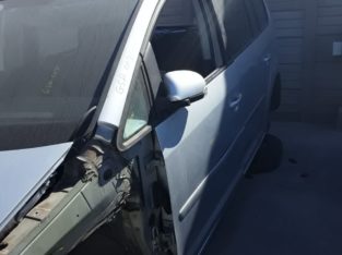 VW TOURAN STATION WAGEN STRIPPING FOR SPARES