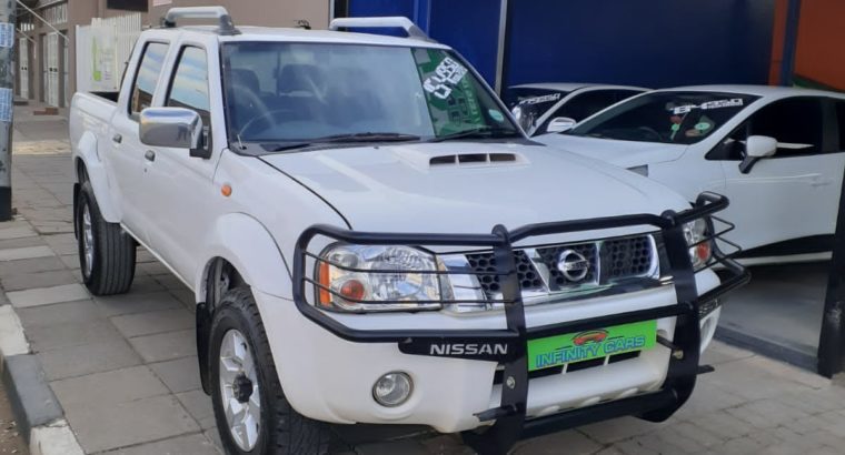 NISSAN NP 300 HARDBODY D/C