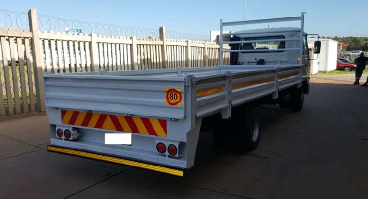 Nissan UD40,6 TONNER FITTED WITH DROPSDIE BODY Dropside truck