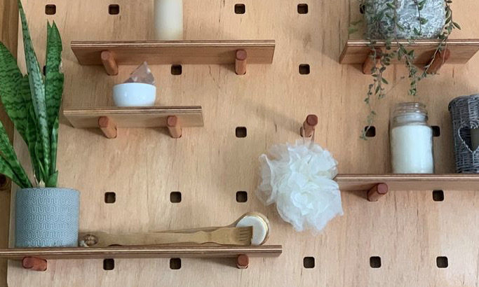 Medium pegboard set