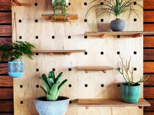 Large pegboard set