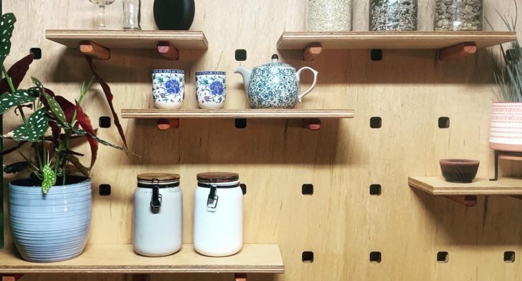 Medium wooden decorating pegboard set