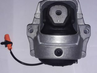 Audi B8 lf/rf engine mounting for sale