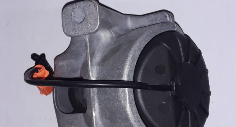 Audi B8 lf/rf engine mounting for sale