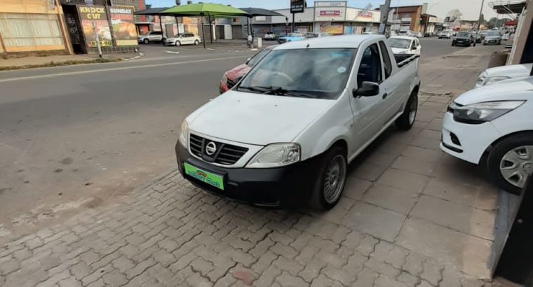 NISSAN NP 200 1.6
