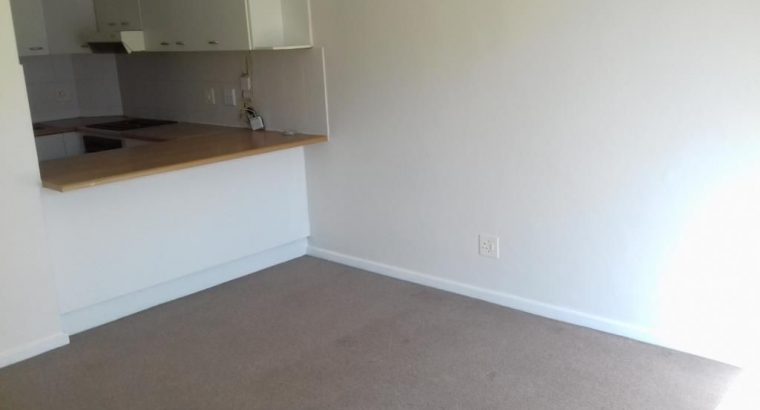 unfurnished 2 bedroom apartment in Claremont, Cape Town