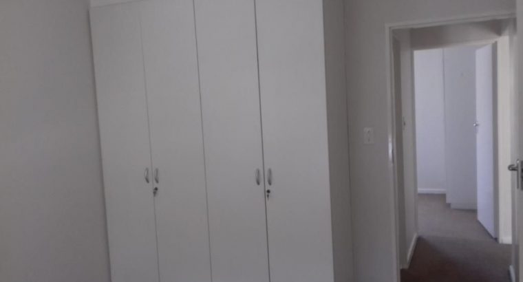 unfurnished 2 bedroom apartment in Claremont, Cape Town