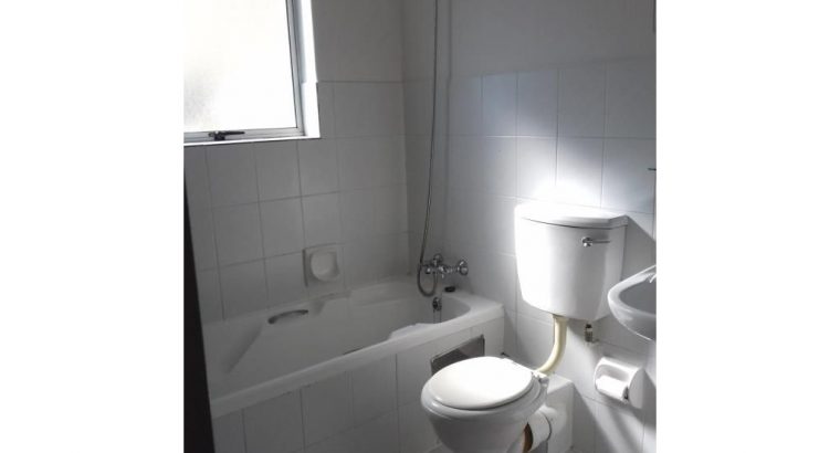 unfurnished 2 bedroom apartment in Claremont, Cape Town