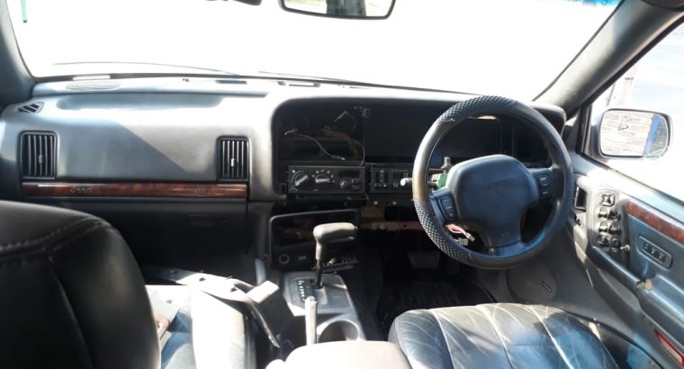 Jeep Grand Cherokee 4.0 ZJ used body spares for sale