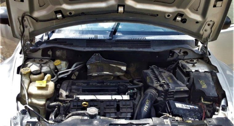 Dodge Caliber 1.8 used body spares for sale