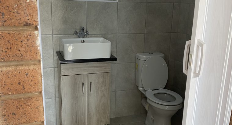 Bachelor/Studio with bathroom apartment R3500pm in Eastlynne
