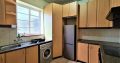 2 bedrooms, both with big windows in Rondebosch, Cape Town