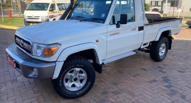 Toyota Land Cruiser 79 4.5D