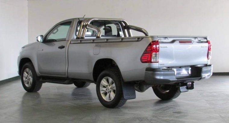 TOYOTA HILUX BAKKIE SINGLE CAB FOR SALE