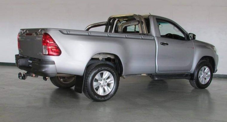 TOYOTA HILUX BAKKIE SINGLE CAB FOR SALE