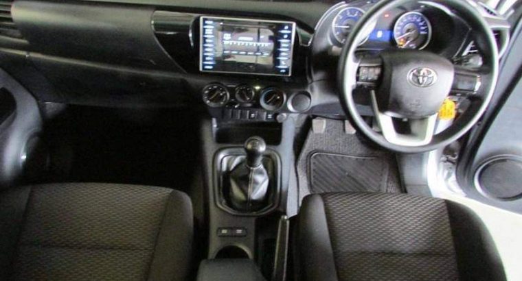 TOYOTA HILUX BAKKIE SINGLE CAB FOR SALE