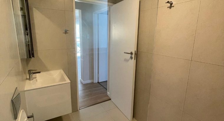 1 Bedroom Apartment / Flat to Rent in Claremont Cape Town