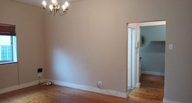 2 Bedroom Apartment / Flat to Rent in Oranjezicht Cape Town