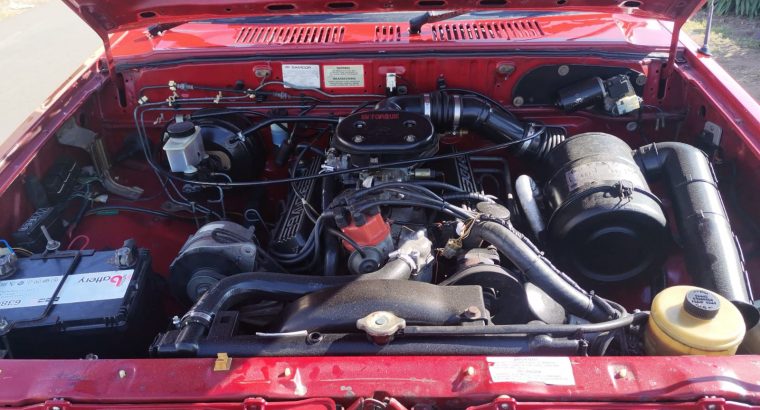 FORD COURIER 3.OLT V6 4X4