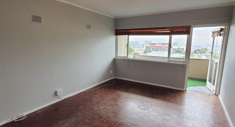 2 Bedroom Apartment / Flat to Rent in Vredehoek Cape Town