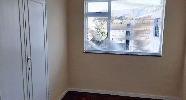 Spacious 3 bedroom apartment in Kenilworth, Cape Town