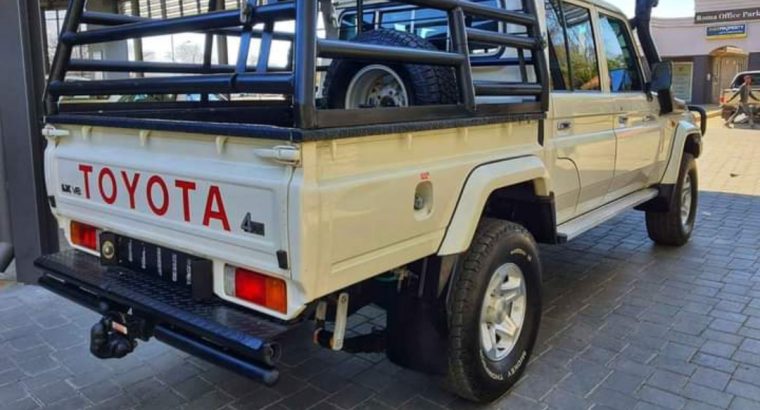 Toyota Land Cruiser 79 4.5D V8 DOUBLE Cab