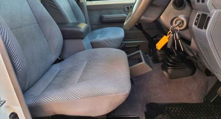 Toyota Land Cruiser 79 4.5D V8 DOUBLE Cab