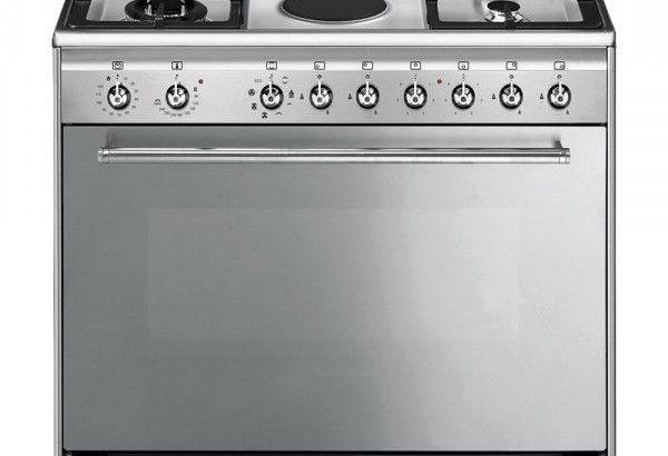 New Smeg 90cm Stainless Steel Gas Electric Stove.