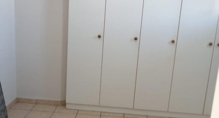 Spacious 2 Bedroom Apartment Centreville, Zonnebloem, Cape Town