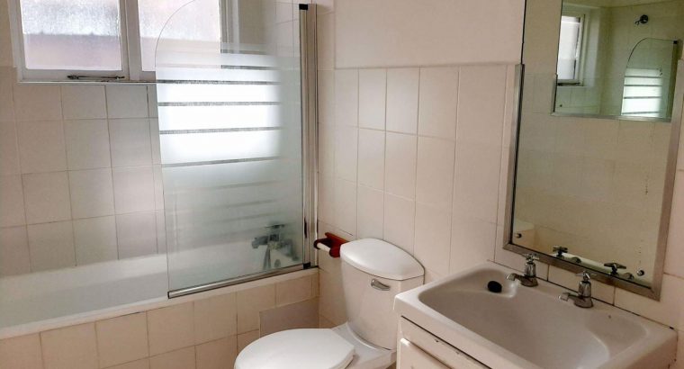 Spacious 3 bedroom apartment in Kenilworth, Cape Town