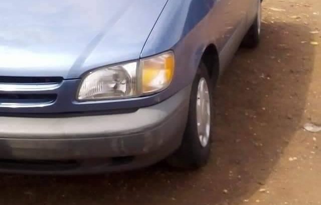 Toyota Sienna 1998