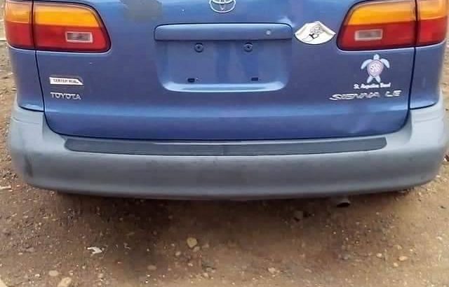 Toyota Sienna 1998