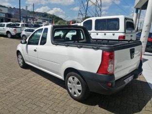 2016 model Nissan Np 200 1.6i Mileage 192 000km Manual transmissi