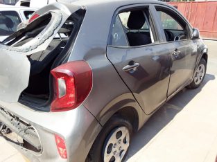 Kia Picanto 1.0 start stripping for spares