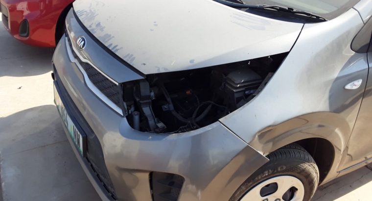 Kia Picanto 1.0 start stripping for spares