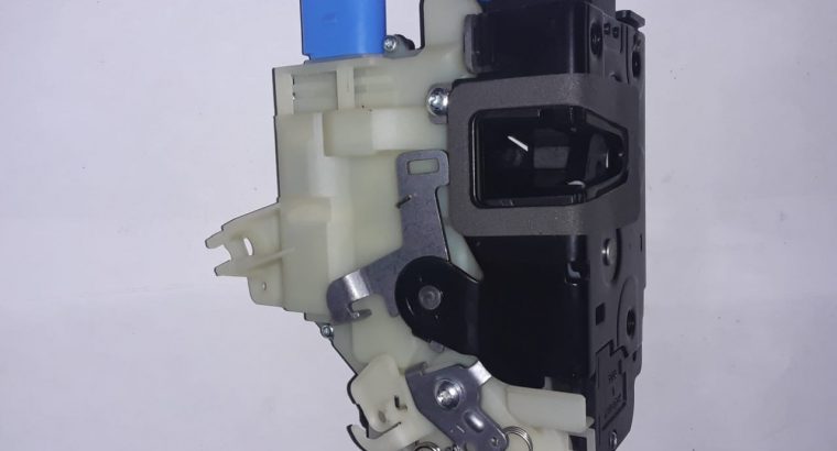 Vw Polo door lock lf for sale