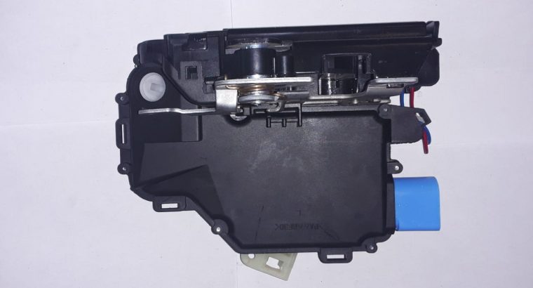 Vw Polo door lock lf for sale